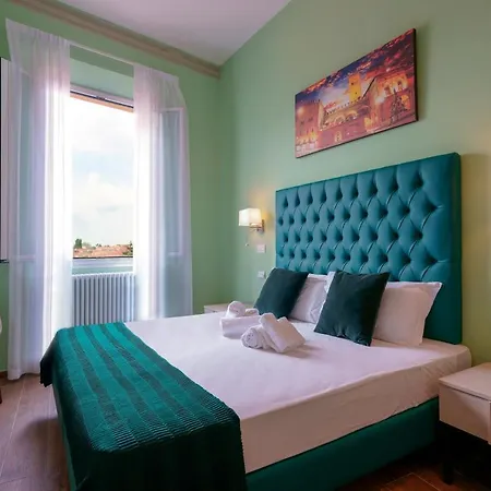 Bed & Breakfast Attico Di Via D'azeglio 2*