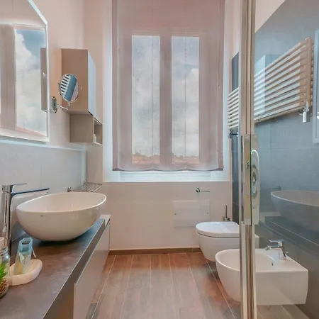 Attico Di Via D'azeglio B&B 2*