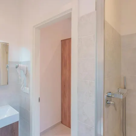 Attico Di Via D'azeglio B&B 2*